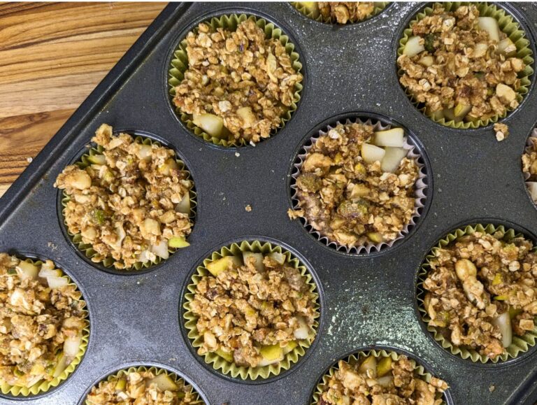 Healthy Pear Oatmeal Crumble Muffins