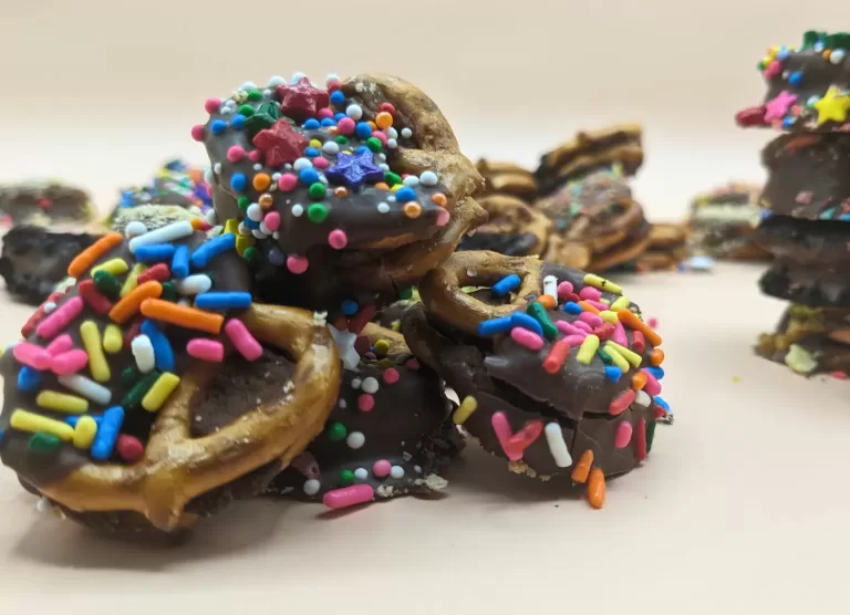 Sweet & Salty Combo: Chocolate-Dipped Pretzels with Peanut Butter Filling