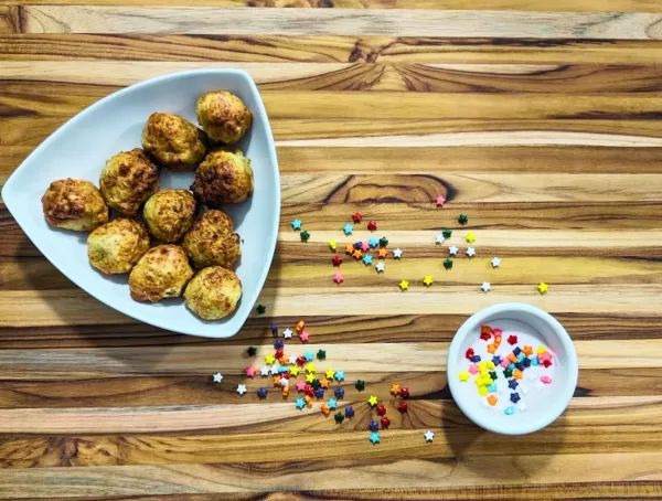 farro fritters, farro, food photography, farro recipes, farro photo, food photography creative, food photo, food picture, farro patties, plated food, appetizer platter, homemade snacks, rustic wooden background, culinary photography, image food